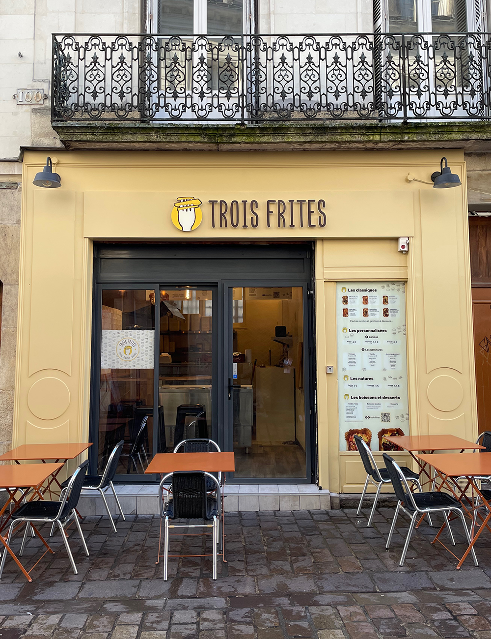 facade trois frites https://troisfrites.fr/wp-content/uploads/2023/08/facade-trois-frites.png